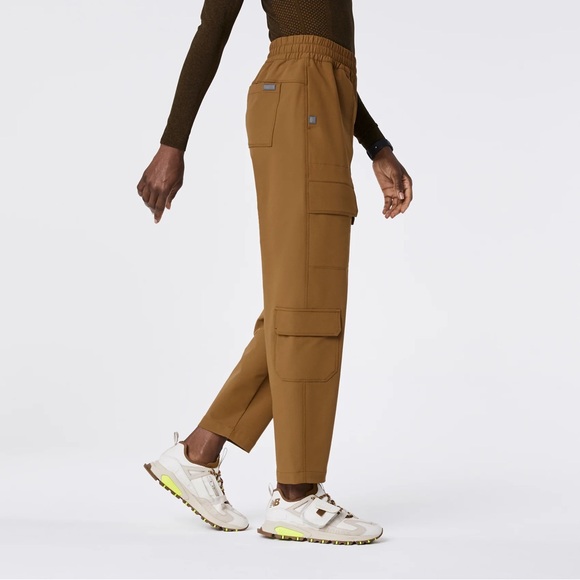 Figs Indestructible High Waisted Relaxed Barrel Scrub Pants - Picture 2 of 6